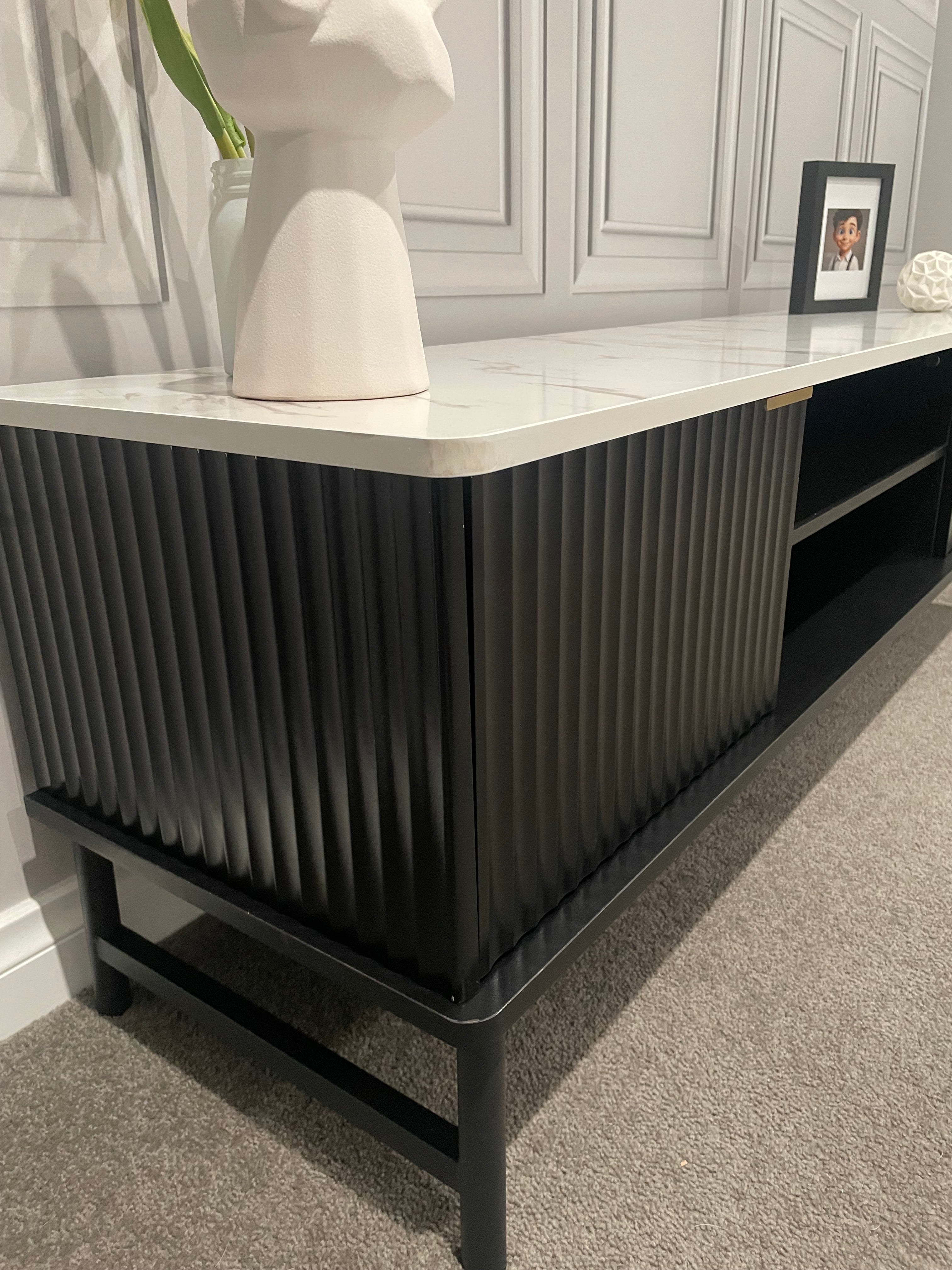 Modern TV Entertainment Unit - 140cm - Black & White