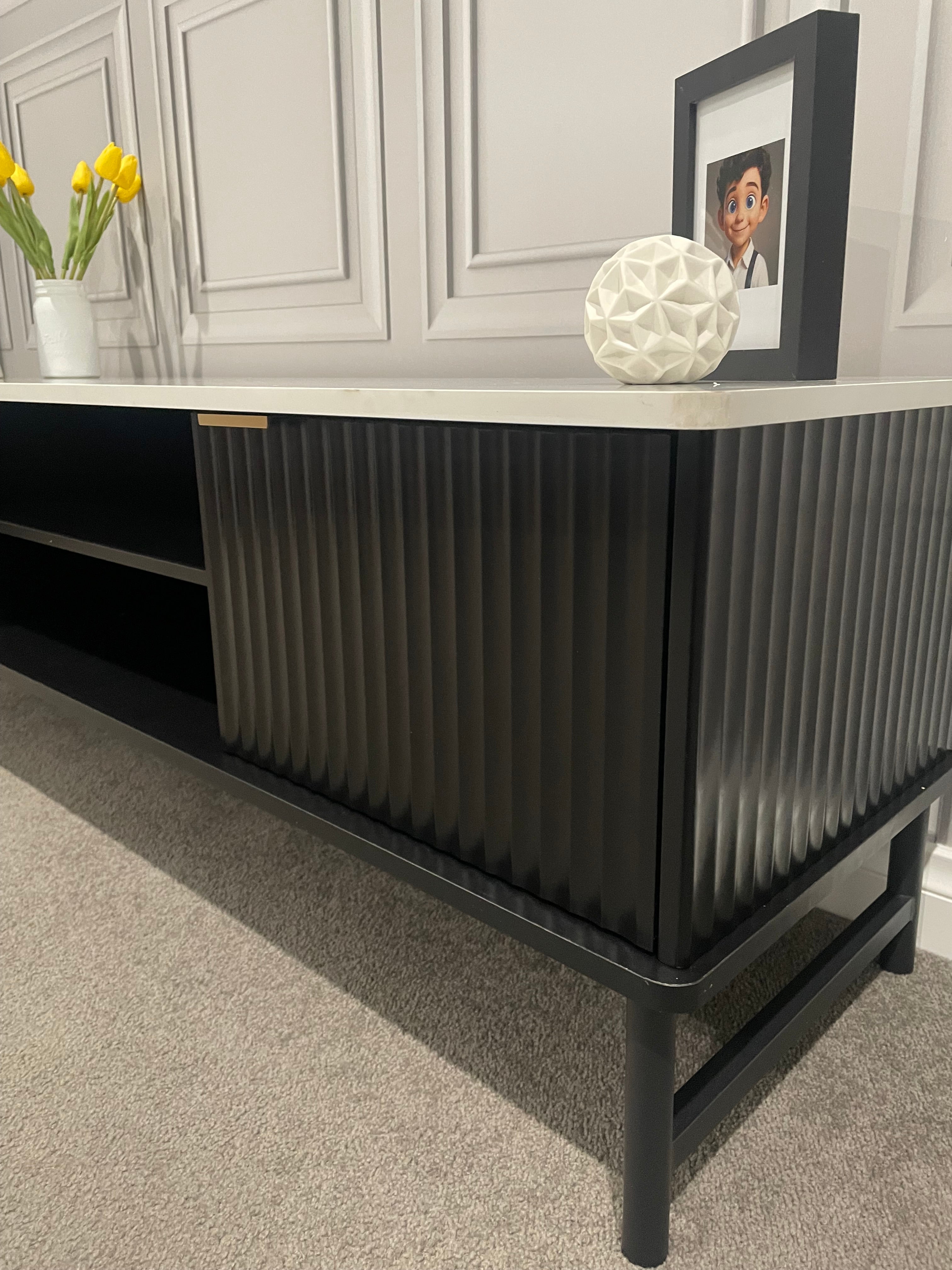 Modern TV Entertainment Unit - 140cm - Black & White