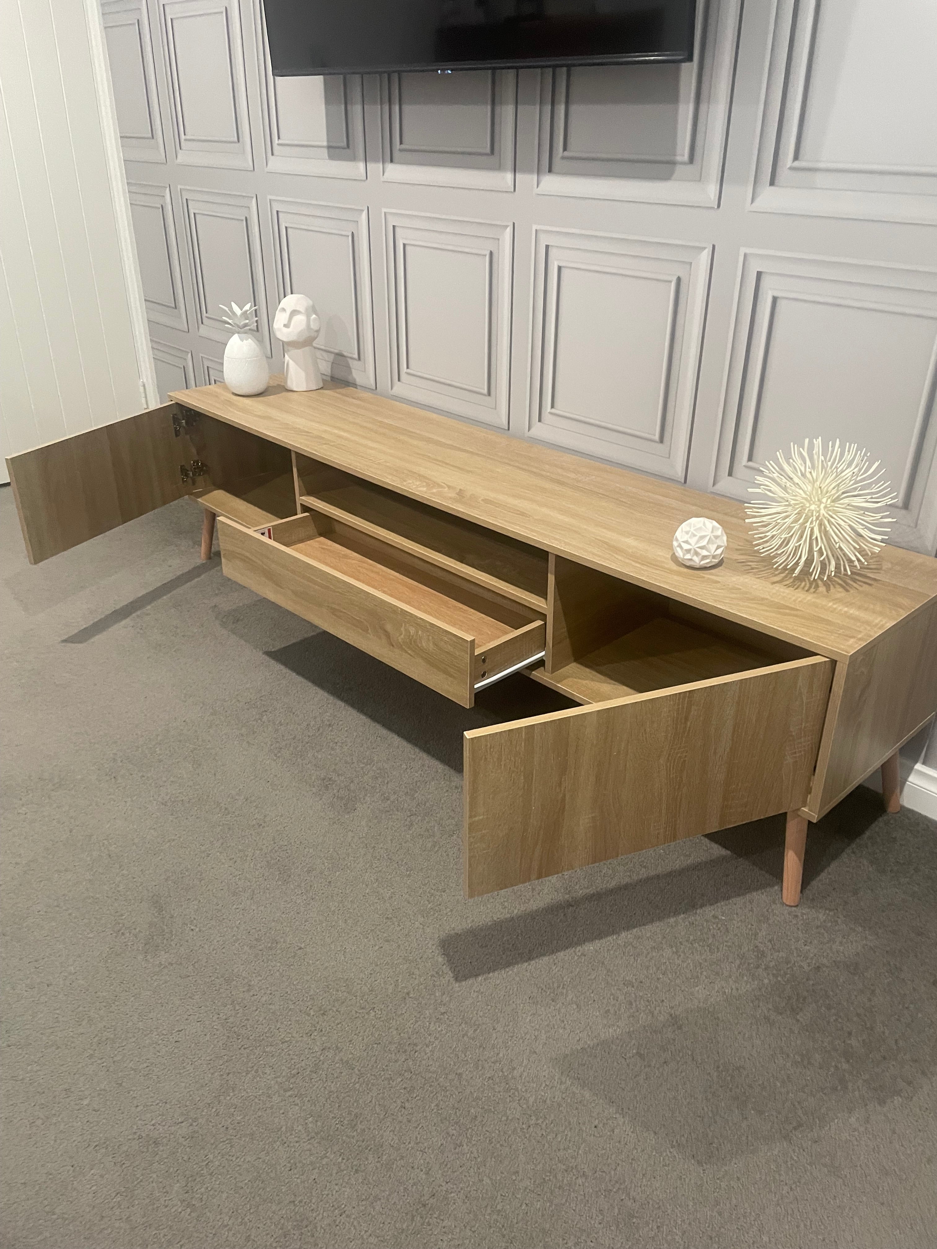 Modern TV Entertainment Unit - 200cm - Natural Oak