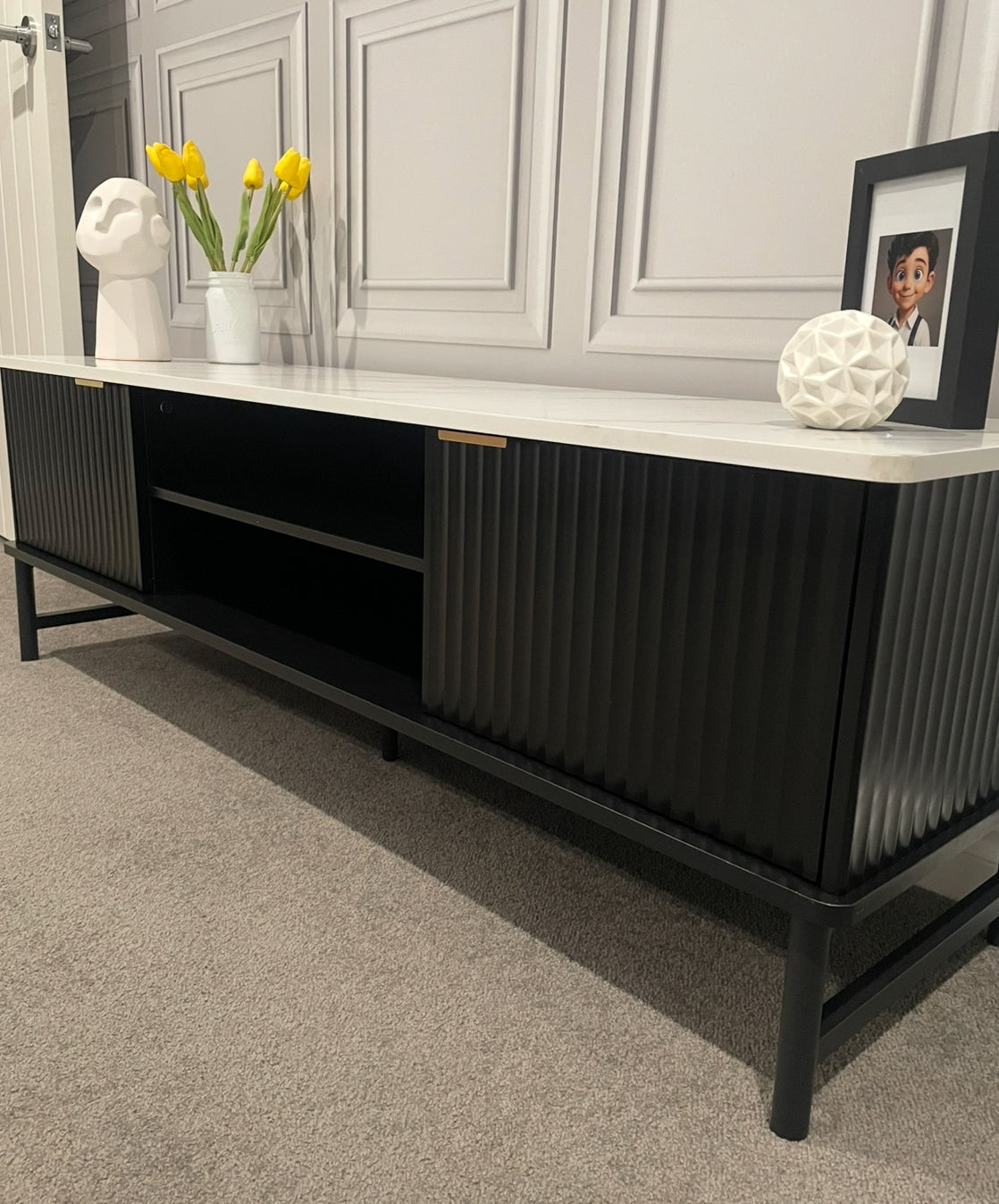 Modern TV Entertainment Unit - 140cm - Black & White